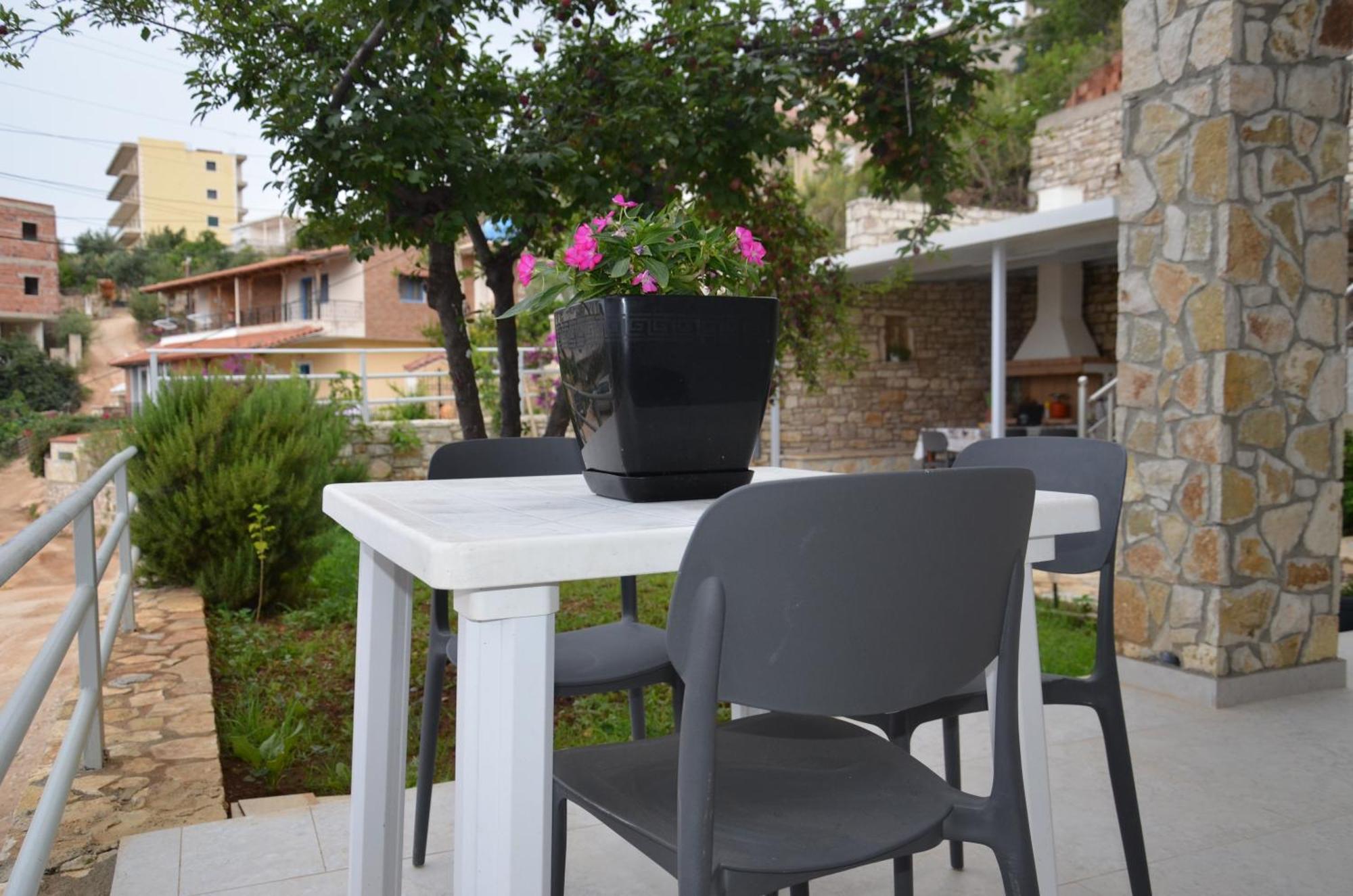 Harmonia Guest House 2 Himare Exterior foto
